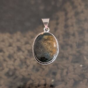 Elegant Silver and Black Pendant Necklace